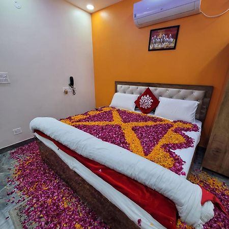 The Swiss Residency Hotel Greater Noida Exterior photo